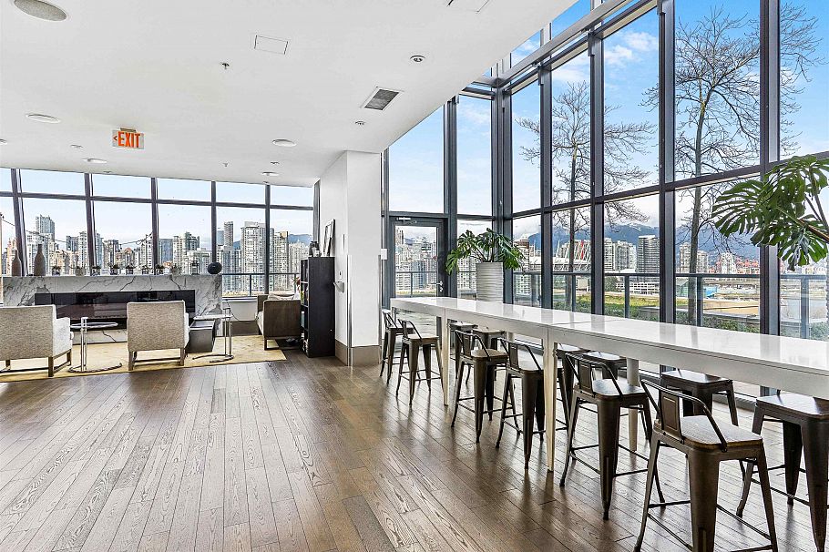 296 W 1st Avenue Vancouver, BC - 25