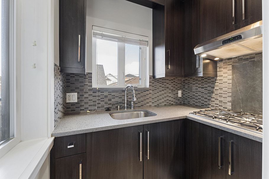 3233 Grant Street Vancouver, BC - 11