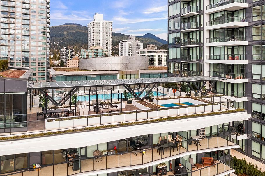 1307 135 E 13th Street North Vancouver, BC - 2