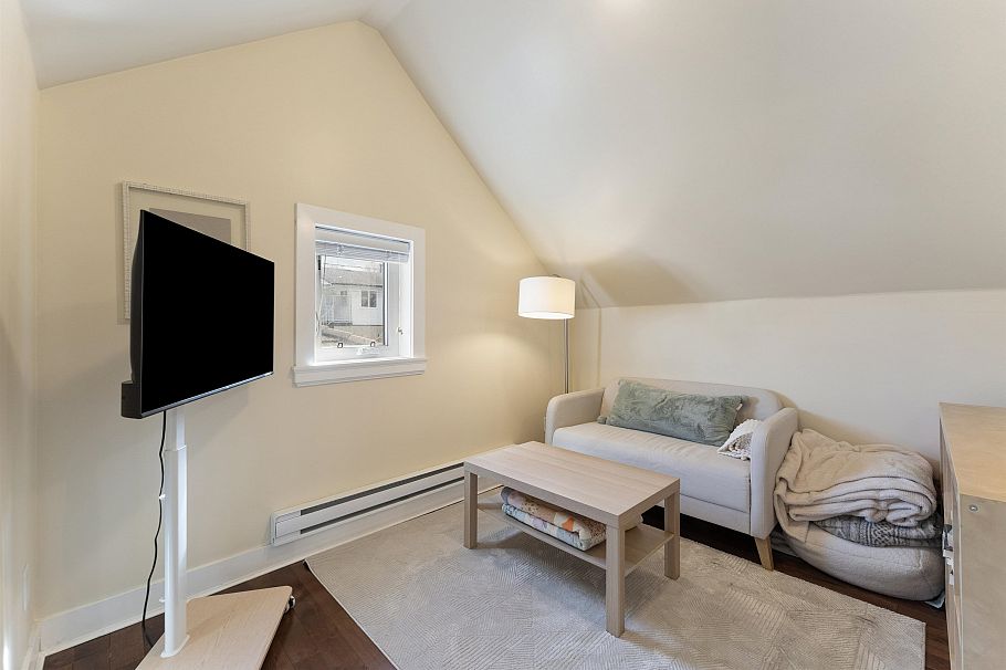 3233 Grant Street Vancouver, BC - 35