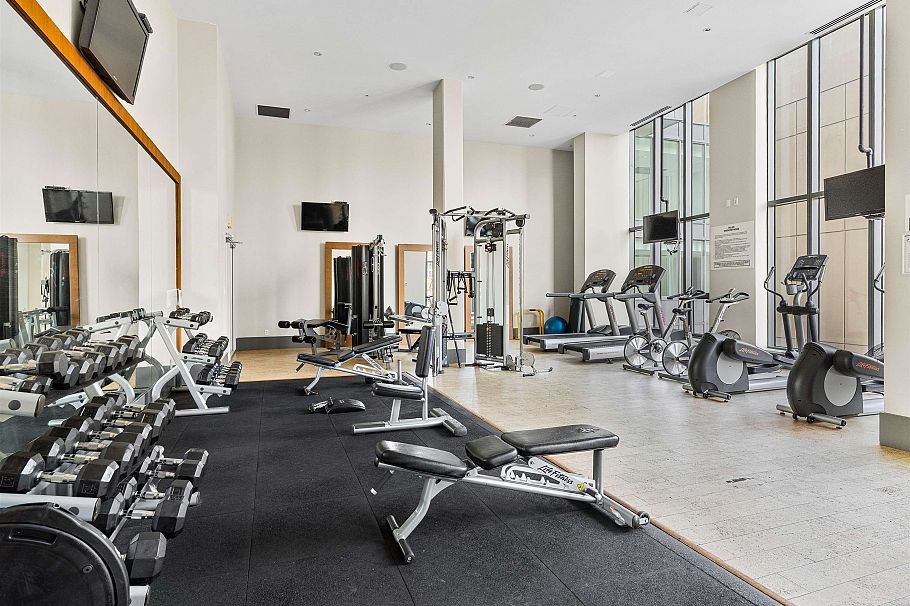 296 W 1st Avenue Vancouver, BC - 24