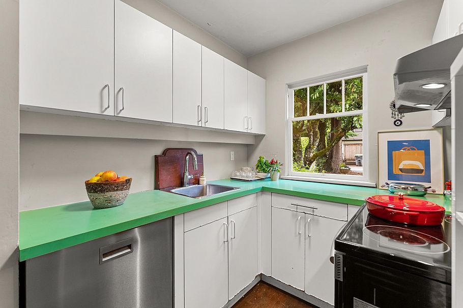 3141 W 39th Avenue Vancouver, BC - 18