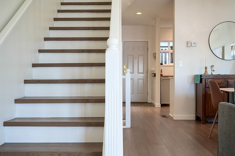 1 8581 Jellicoe Street Vancouver, BC - 23