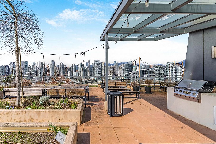 296 W 1st Avenue Vancouver, BC - 26