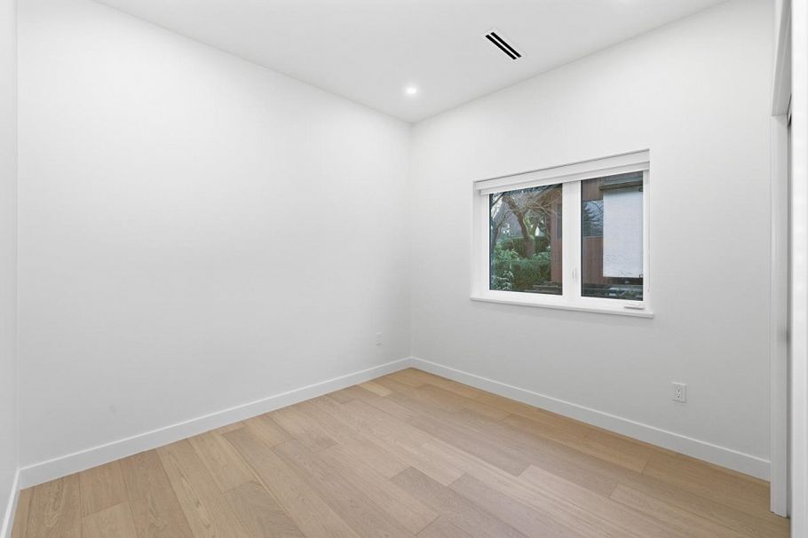 1 727 E 31st Avenue Vancouver, BC - 24