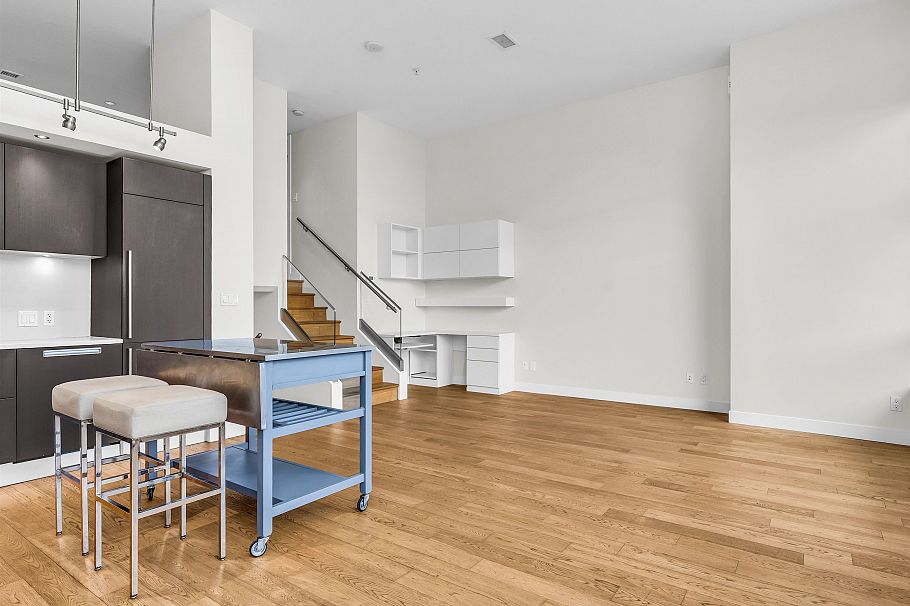 296 W 1st Avenue Vancouver, BC - 6