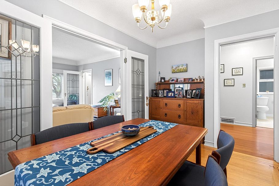 3494 Oxford Street Vancouver, BC - 1