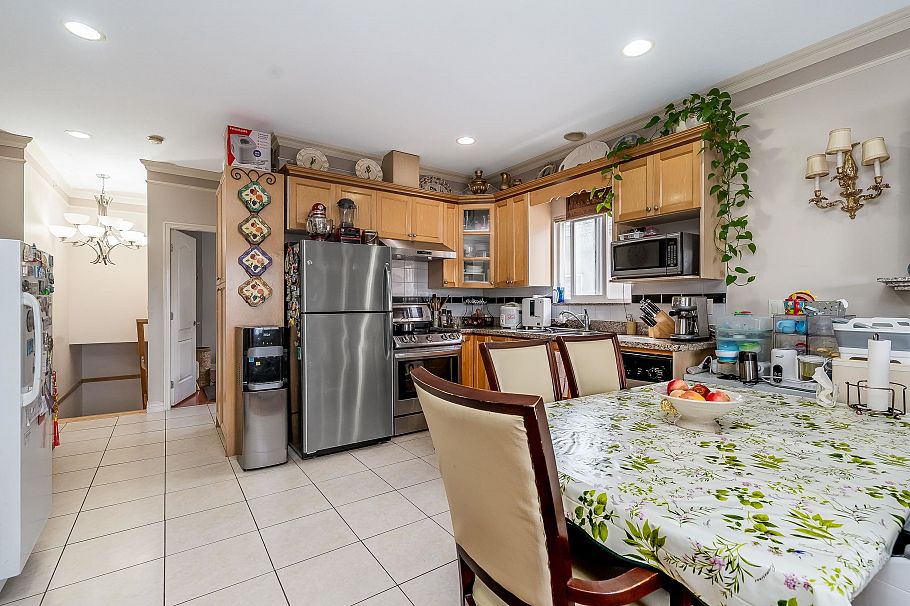 7877 Fraser Street Vancouver, BC - 7