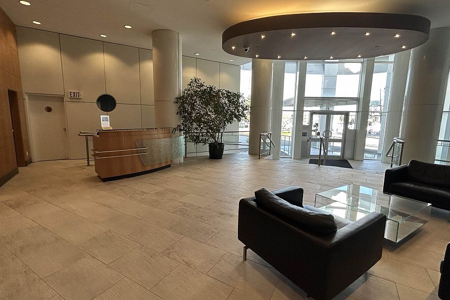 1901 1201 Marinaside Crescent Vancouver, BC - 4