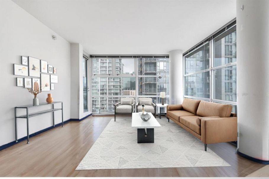 1806 111 W Georgia Street Vancouver, BC - 2