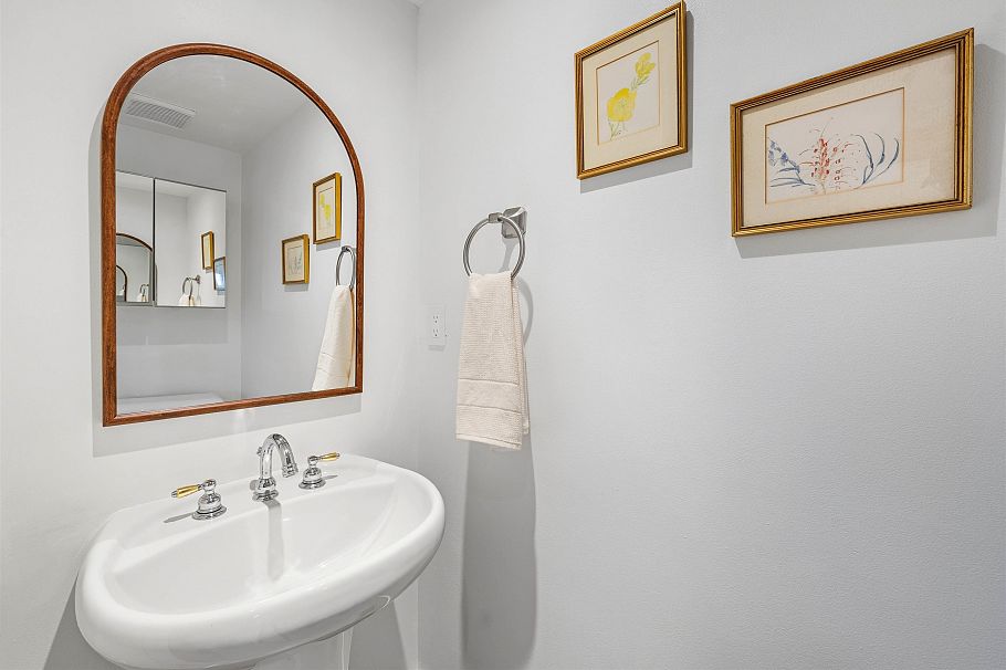 1 8581 Jellicoe Street Vancouver, BC - 13