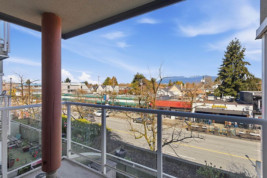 211 3250 W Broadway Vancouver, BC - 9