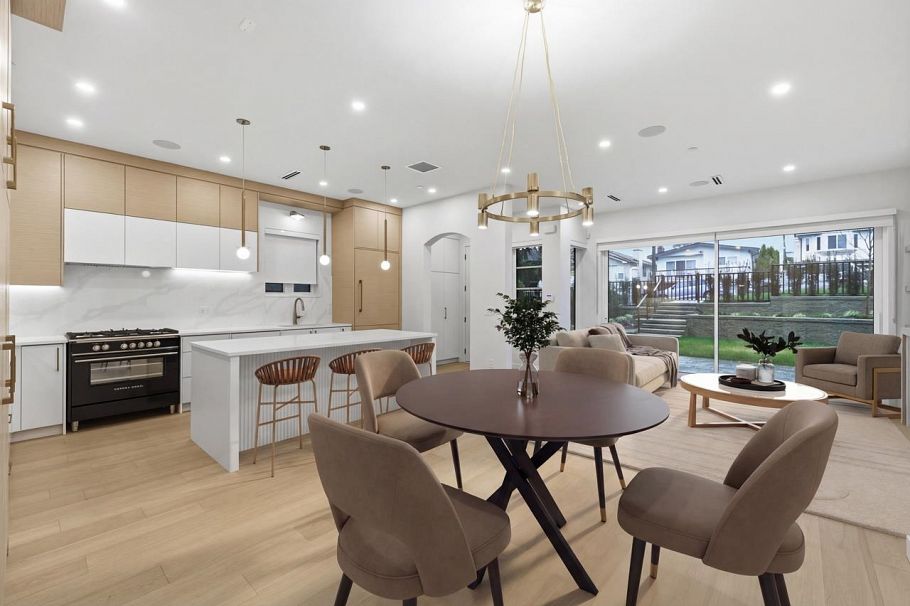 1 727 E 31st Avenue Vancouver, BC - 5