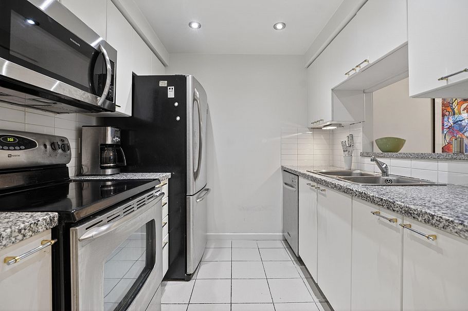 303 1388 Homer Street Vancouver, BC - 11