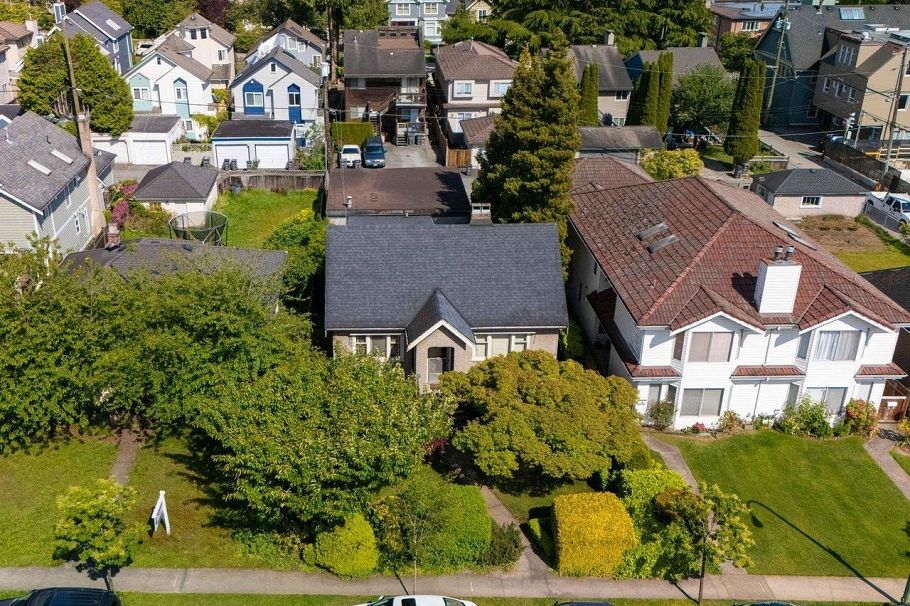 8510 Montcalm Street Vancouver, BC - 21