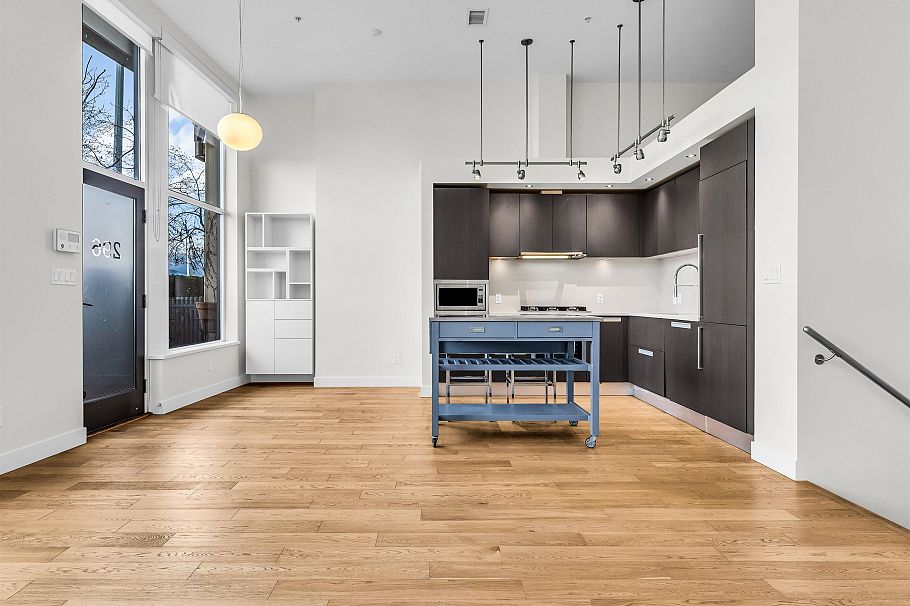 296 W 1st Avenue Vancouver, BC - 7