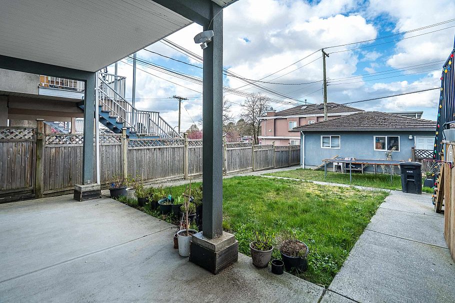 7877 Fraser Street Vancouver, BC - 36