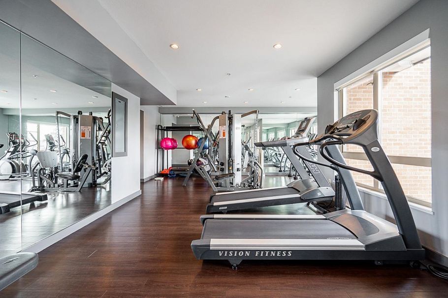 208 1330 Marine Drive North Vancouver, BC - 27