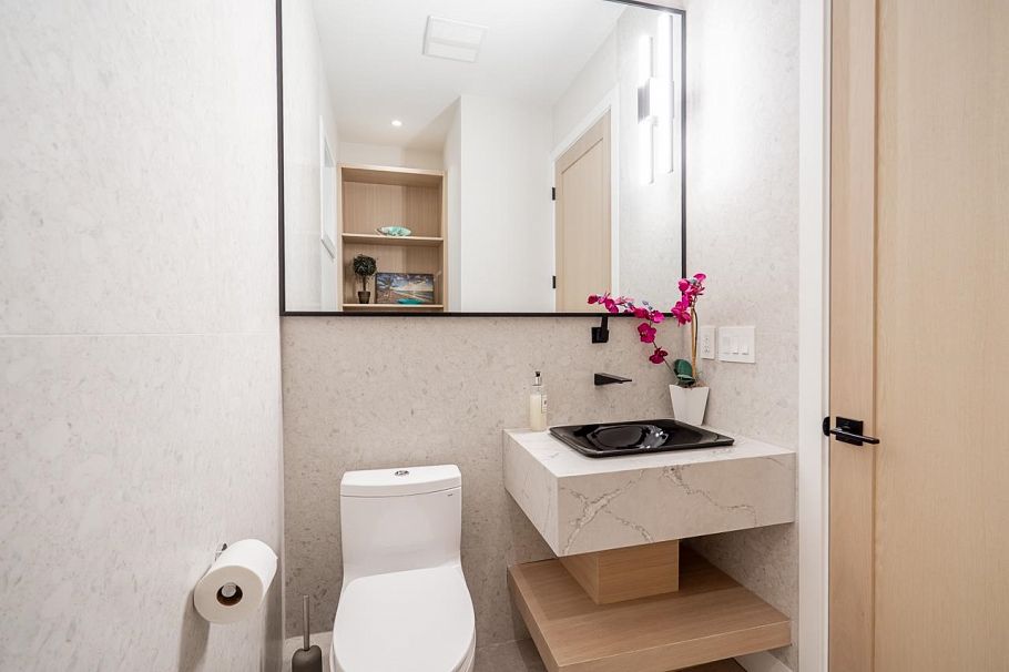 2 3674 Oxford Street Vancouver, BC - 3