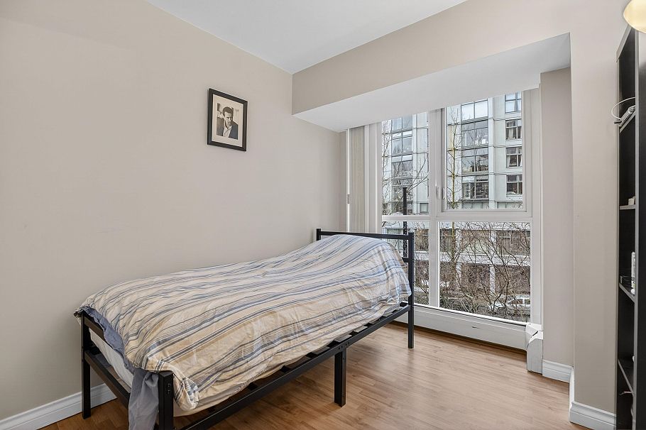 303 1388 Homer Street Vancouver, BC - 16