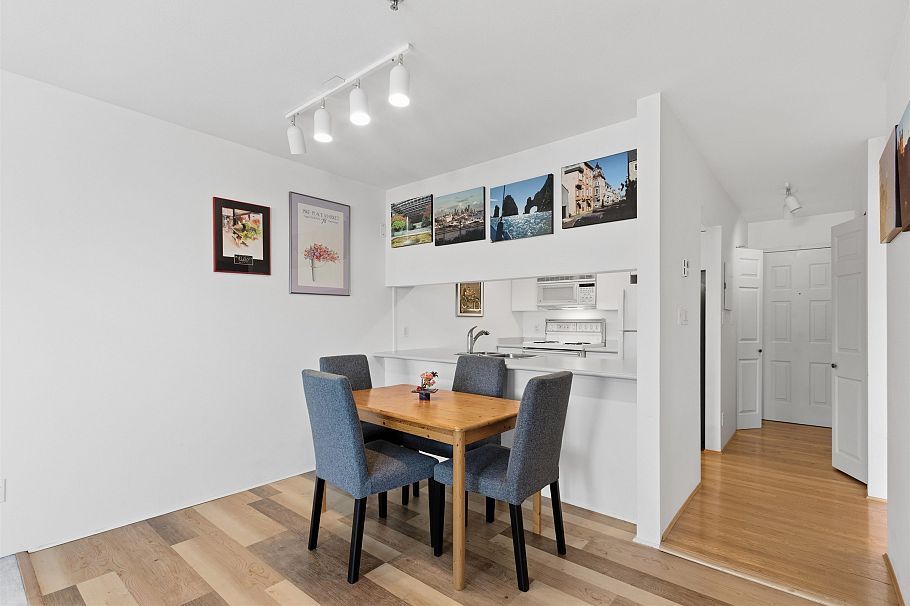 211 3250 W Broadway Vancouver, BC - 15