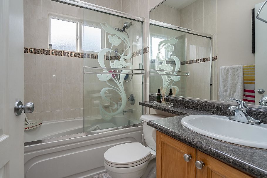 7877 Fraser Street Vancouver, BC - 20