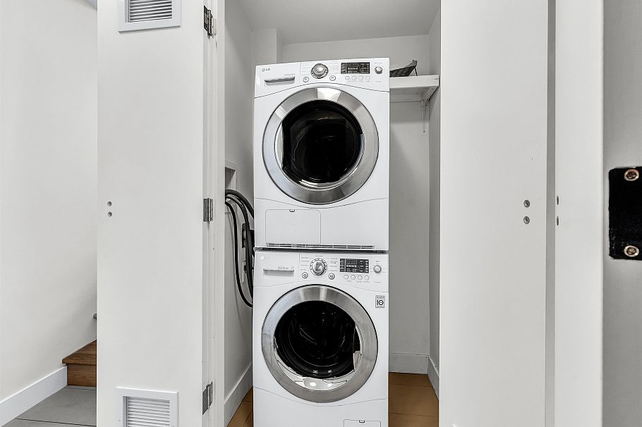 296 W 1st Avenue Vancouver, BC - 23