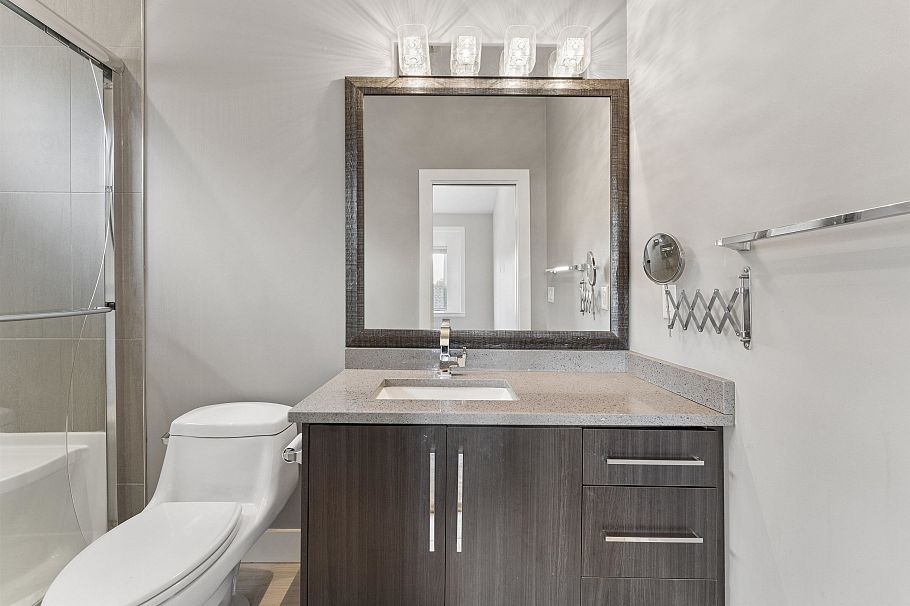 3233 Grant Street Vancouver, BC - 26