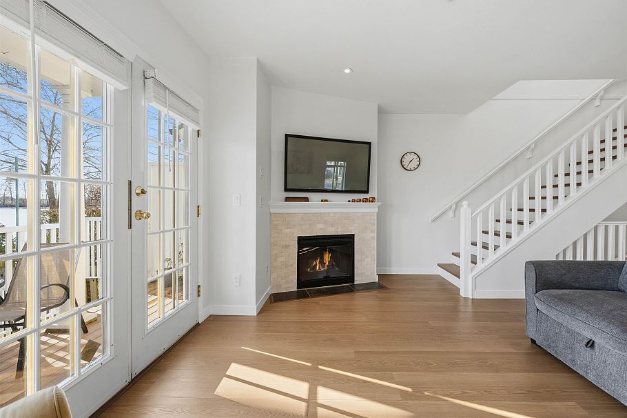 1 8581 Jellicoe Street Vancouver, BC - 21