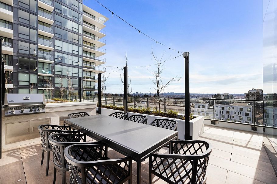 1307 135 E 13th Street North Vancouver, BC - 31