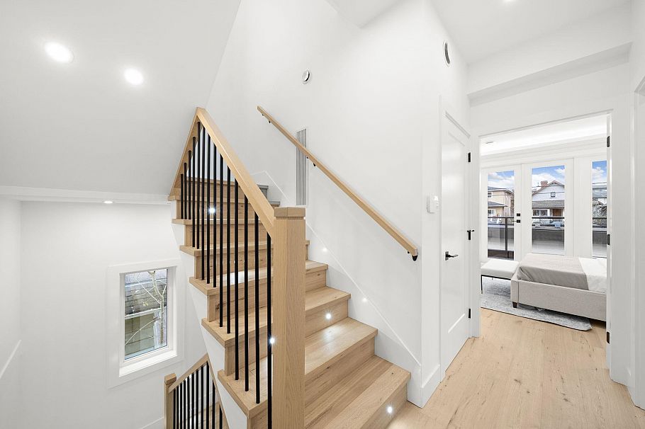 2 1967 E 13th Avenue Vancouver, BC - 25