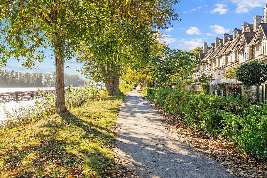 1 8581 Jellicoe Street Vancouver, BC - 22