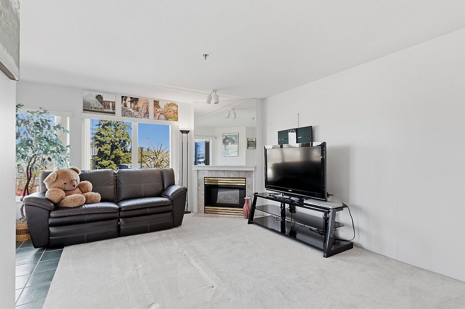 211 3250 W Broadway Vancouver, BC - 17