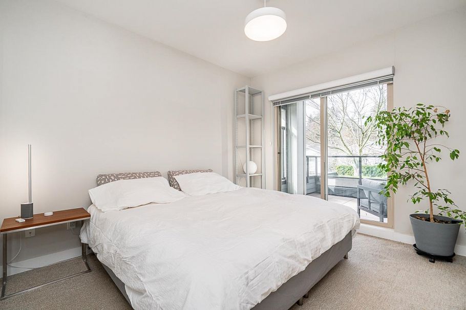 208 1330 Marine Drive North Vancouver, BC - 12
