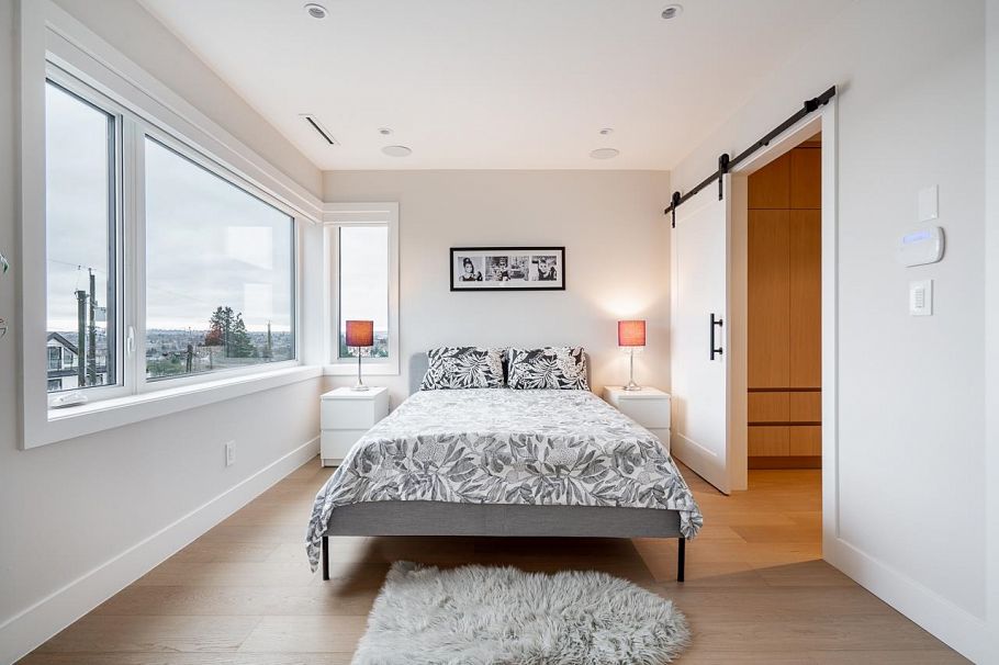 2 3674 Oxford Street Vancouver, BC - 4