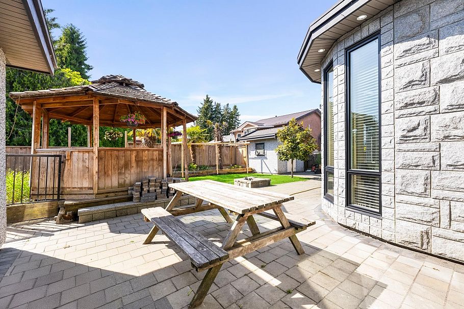 2091 Mclennan Avenue Richmond, BC - 32