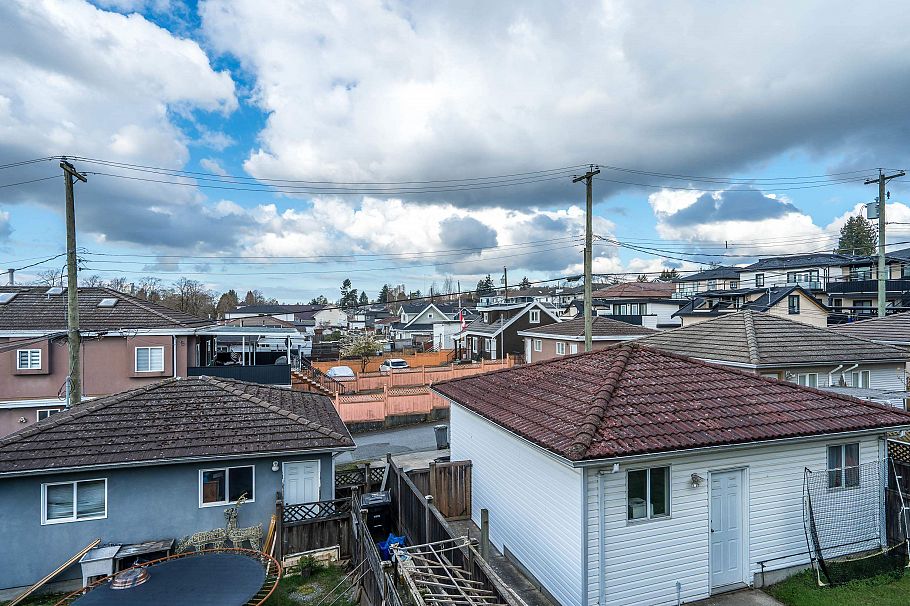 7877 Fraser Street Vancouver, BC - 29