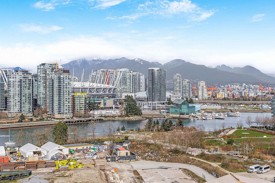 296 W 1st Avenue Vancouver, BC - 33