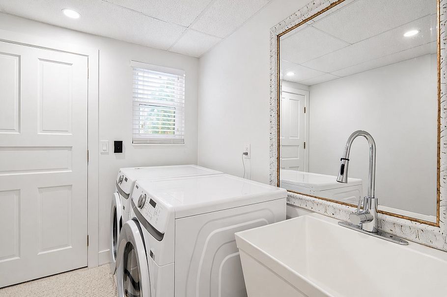 2333 Kirkstone Road North Vancouver, BC - 33