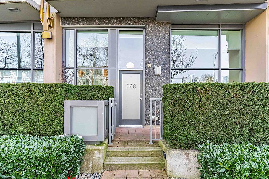 296 W 1st Avenue Vancouver, BC - 1
