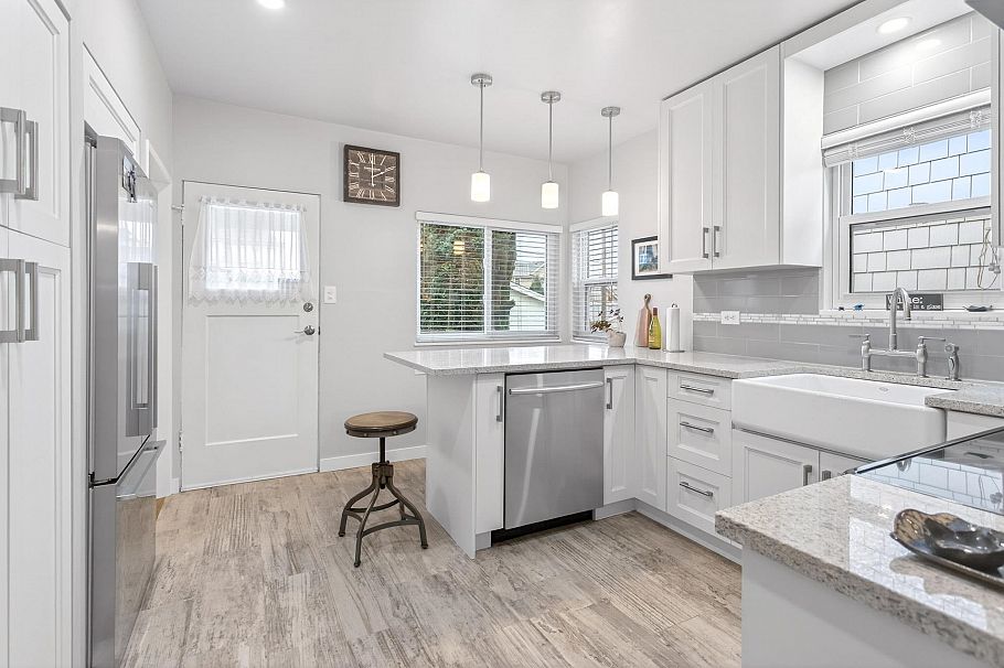 3494 Oxford Street Vancouver, BC - 14