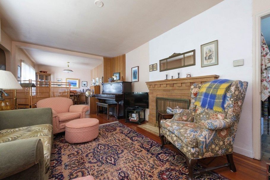 8510 Montcalm Street Vancouver, BC - 5