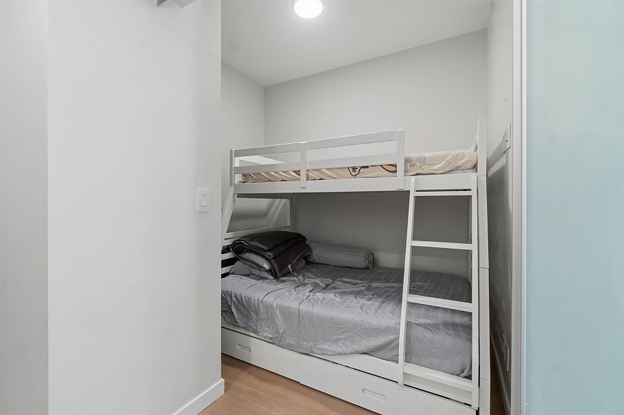 2710 2108 Gilmore Avenue Burnaby, BC - 21