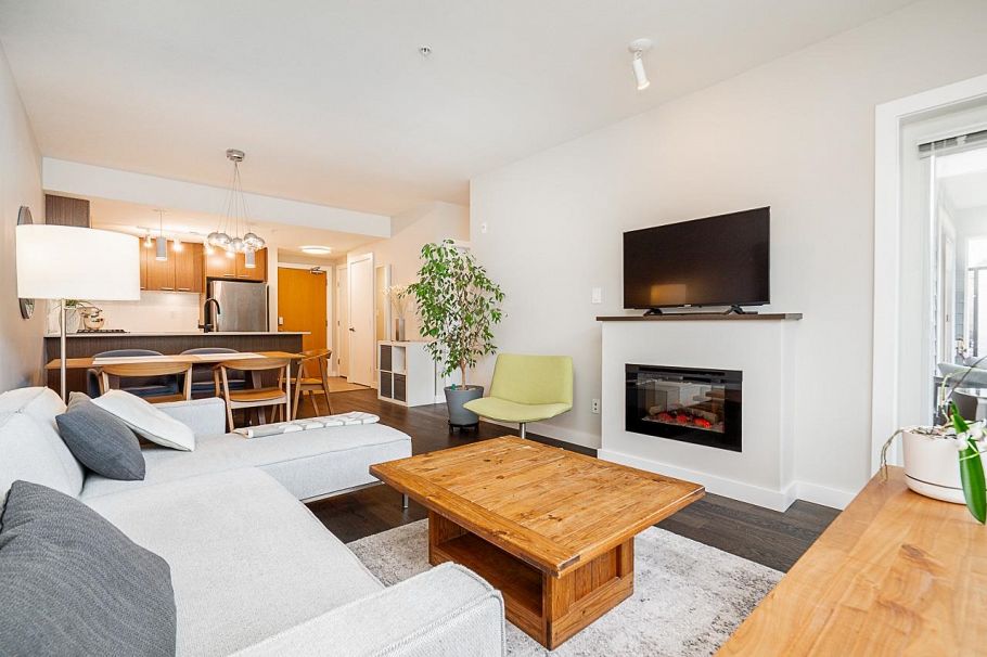 208 1330 Marine Drive North Vancouver, BC - 1