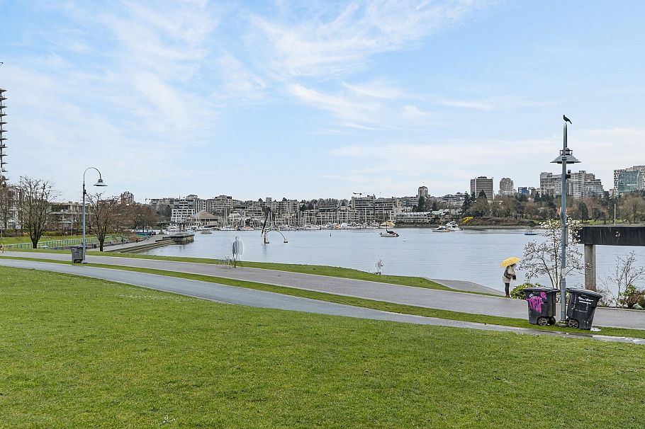 303 1388 Homer Street Vancouver, BC - 39