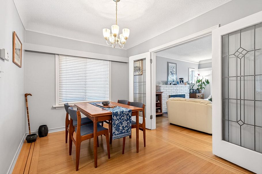 3494 Oxford Street Vancouver, BC - 12