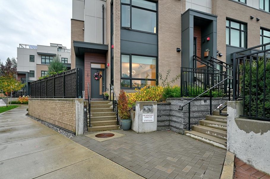 120 2035 Glenaire Drive North Vancouver, BC - 2