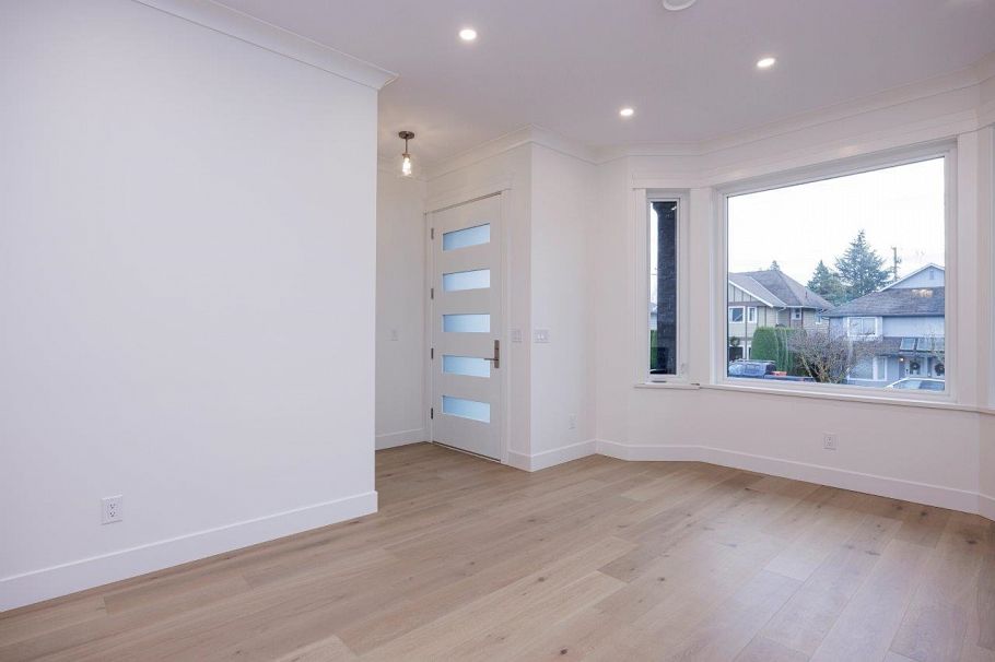 254 E 18th Street North Vancouver, BC - 8