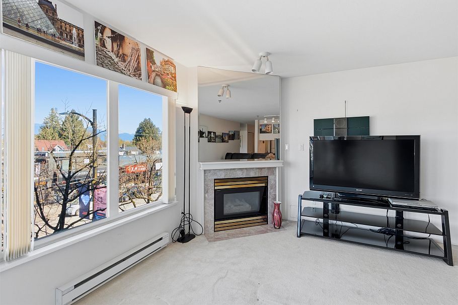 211 3250 W Broadway Vancouver, BC - 5