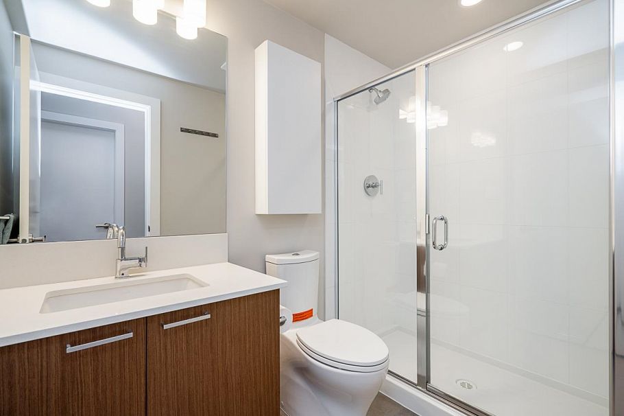 208 1330 Marine Drive North Vancouver, BC - 20